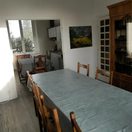 Vallée Des Ardoisières Bed and breakfast